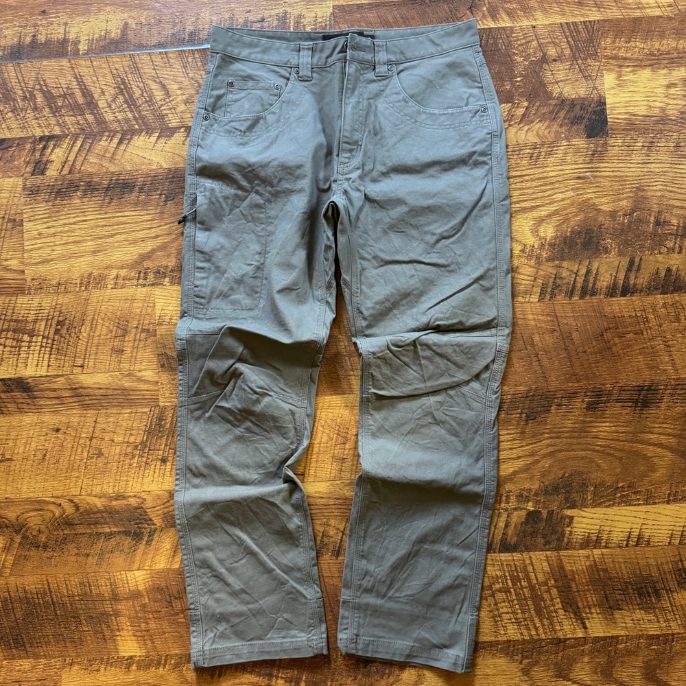 Mountain Khakis Tan Cargo Pants Durable Outdoor Wear